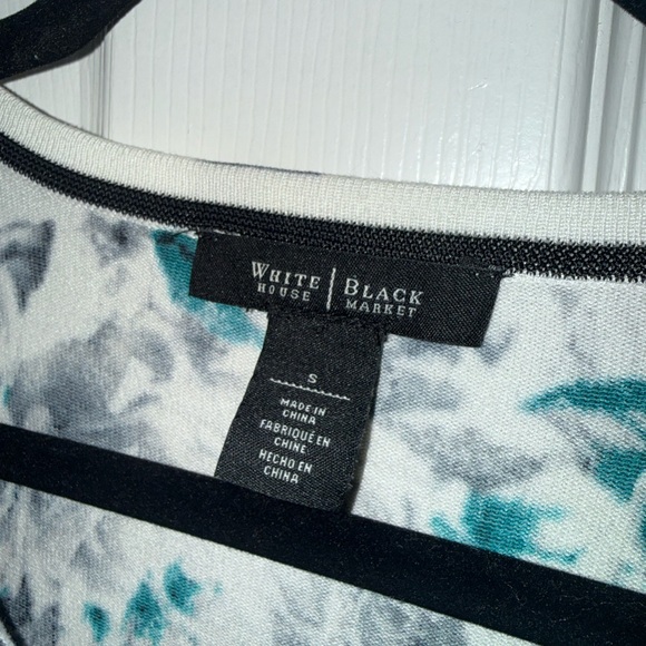 White House Black Market Floral Button-Up Blouse - Picture 6 of 7